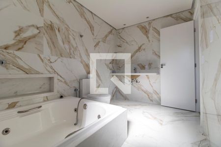 Casa de condomínio à venda com 280m², 3 quartos e 2 vagas Casa de condomínio à venda com 280m², 3 quartos e 2 vagasBanheiro da Suíte master