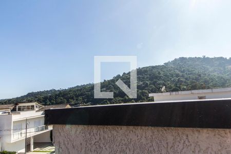 Casa de condomínio à venda com 280m², 3 quartos e 2 vagas Casa de condomínio à venda com 280m², 3 quartos e 2 vagasVista