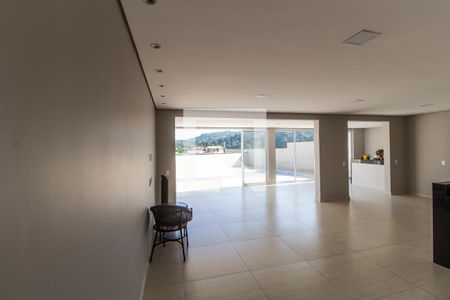Casa de condomínio à venda com 280m², 3 quartos e 2 vagasSala de TV