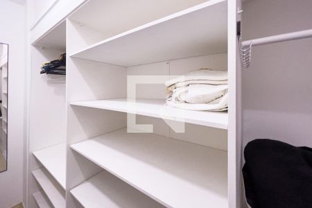 Closet  de apartamento à venda com 1 quarto, 65m² em Vila Nova Conceição, São Paulo