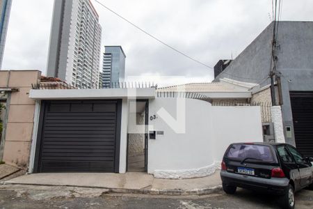 Casa para alugar com 185m², 4 quartos e 4 vagas Casa para alugar com 185m², 4 quartos e 4 vagasFachada