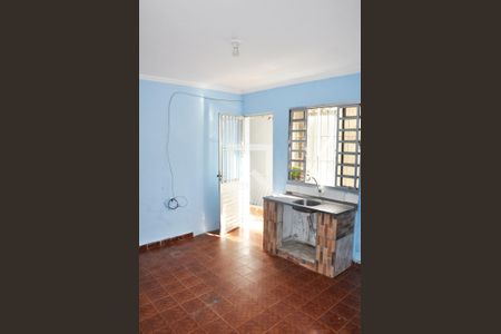 Cozinha de casa para alugar com 1 quarto, 20m² em Parque Pan Americano, São Paulo