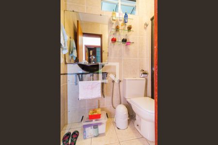 Banheiro de apartamento à venda com 3 quartos, 66m² em Ana Lúcia, Belo Horizonte