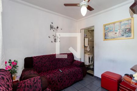 Sala de Estar de casa para alugar com 2 quartos, 92m² em Vila Invernada, São Paulo