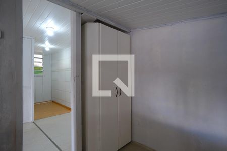 Quarto 1 de casa para alugar com 2 quartos, 41m² em Cidade Industrial, Curitiba