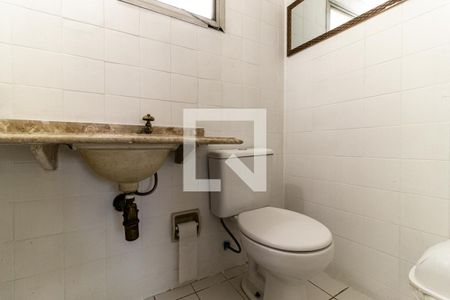 Lavabo de apartamento para alugar com 2 quartos, 56m² em Vila Buarque, São Paulo