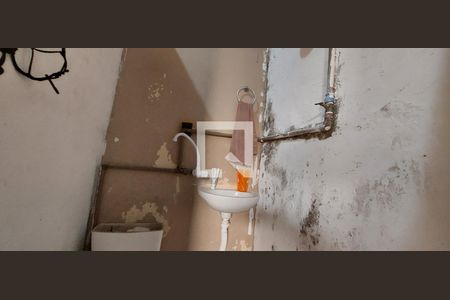 Casa à venda com 115m², 2 quartos e 5 vagas Casa à venda com 115m², 2 quartos e 5 vagasBanheiro Garagem