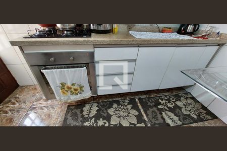 Casa à venda com 115m², 2 quartos e 5 vagas Casa à venda com 115m², 2 quartos e 5 vagasCozinha - Armários