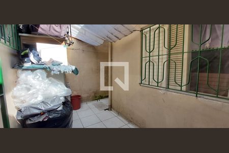 Casa à venda com 115m², 2 quartos e 5 vagas Casa à venda com 115m², 2 quartos e 5 vagasQuintal