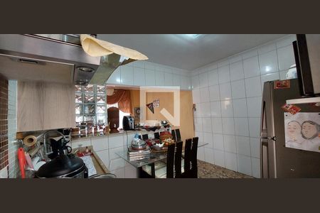 Casa à venda com 115m², 2 quartos e 5 vagas Casa à venda com 115m², 2 quartos e 5 vagasCozinha