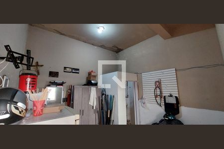 Casa à venda com 115m², 2 quartos e 5 vagas Casa à venda com 115m², 2 quartos e 5 vagasQuarto Garagem