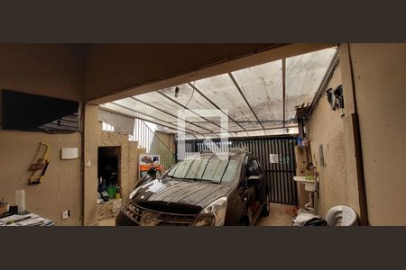 Casa à venda com 115m², 2 quartos e 5 vagas Casa à venda com 115m², 2 quartos e 5 vagasGaragem