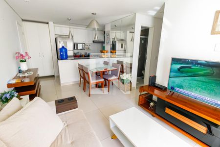 Sala de apartamento para alugar com 3 quartos, 70m² em Parque Reboucas, São Paulo