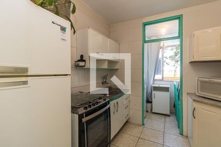 Cozinha de apartamento à venda com 1 quarto, 38m² em Humaitá, Porto Alegre