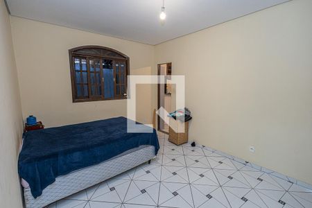 Quarto 1 / suite de casa à venda com 3 quartos, 230m² em Heliópolis, Belo Horizonte