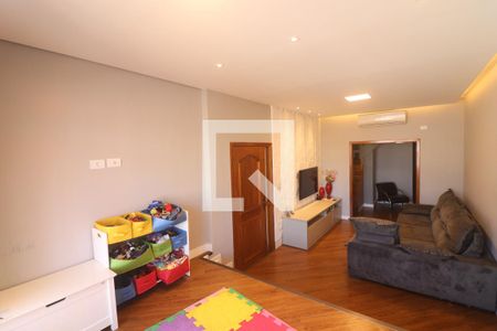 Sala  de casa à venda com 3 quartos, 200m² em Vila Barbosa, São Paulo