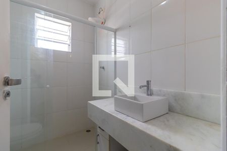 Banheiro de kitnet/studio para alugar com 1 quarto, 33m² em Cidade Universitária, Campinas