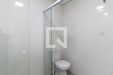 Banheiro de kitnet/studio para alugar com 1 quarto, 37m² em Cidade Universitária, Campinas
