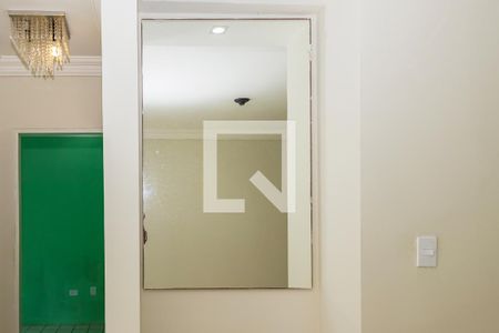 Detalhe do espelho da sala de apartamento para alugar com 2 quartos, 55m² em Iputinga, Recife