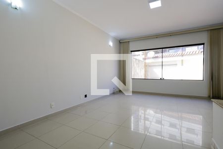 Sala de casa para alugar com 3 quartos, 300m² em Chora Menino, São Paulo