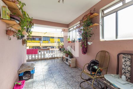 Sacada de casa à venda com 3 quartos, 120m² em São Pedro, Osasco