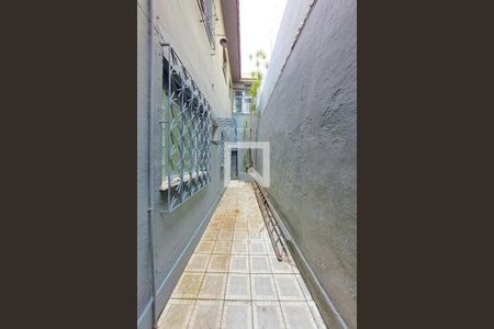 Corredor de casa para alugar com 3 quartos, 146m² em Del Castilho, Rio de Janeiro