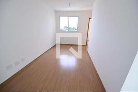 Sala de apartamento para alugar com 2 quartos, 45m² em  Chácara São Pedro, Aparecida de Goiânia