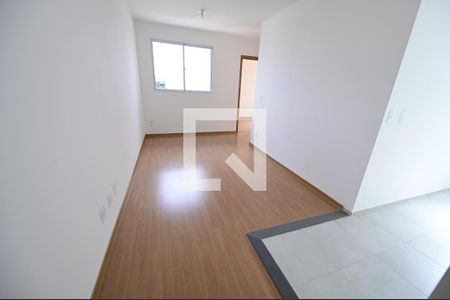 Sala de apartamento para alugar com 2 quartos, 45m² em  Chácara São Pedro, Aparecida de Goiânia