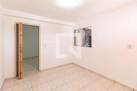 Quarto de casa para alugar com 1 quarto, 25m² em Jardim Elvira, Osasco