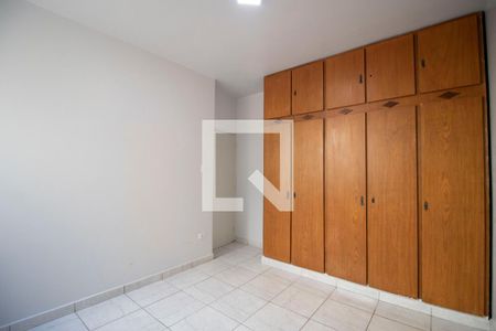 Quarto 2 de apartamento para alugar com 2 quartos, 72m² em Setor Central, Goiânia