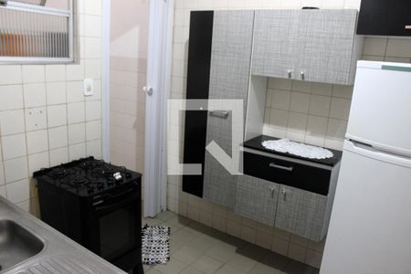 Cozinha de apartamento para alugar com 1 quarto, 48m² em Itararé, São Vicente