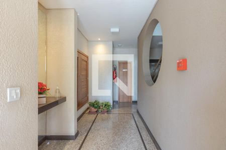 Hall de apartamento à venda com 3 quartos, 122m² em Jardim Lindóia, Porto Alegre