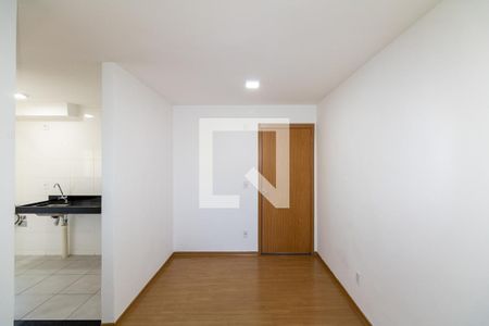Sala de apartamento para alugar com 2 quartos, 42m² em Inhoaíba, Rio de Janeiro
