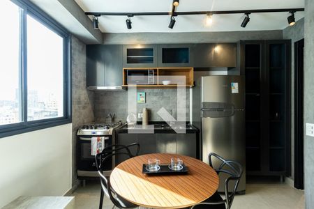 Cozinha de apartamento para alugar com 1 quarto, 26m² em Vila Buarque, São Paulo