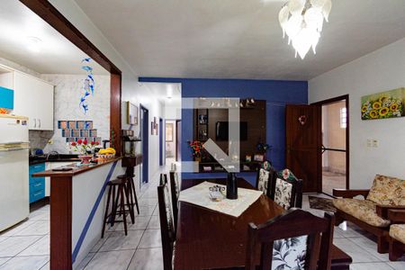 sala de casa à venda com 7 quartos, 160m² em Bairro Fátima, Canoas