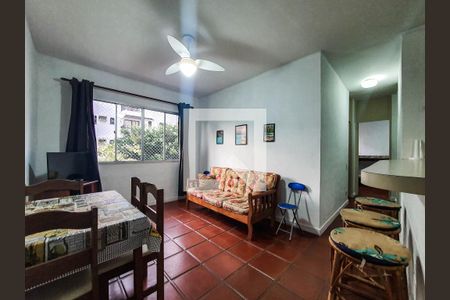 Sala de apartamento para alugar com 2 quartos, 70m² em Jardim Belmar, Guarujá