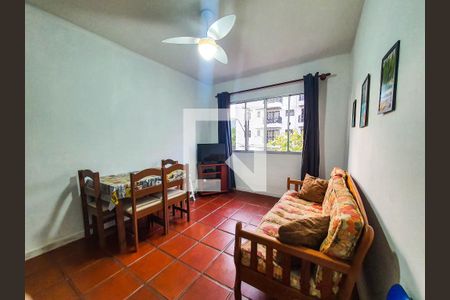 Sala de apartamento para alugar com 2 quartos, 70m² em Jardim Belmar, Guarujá