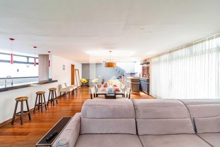 Sala de casa para alugar com 3 quartos, 400m² em Jardim Peri Peri, São Paulo