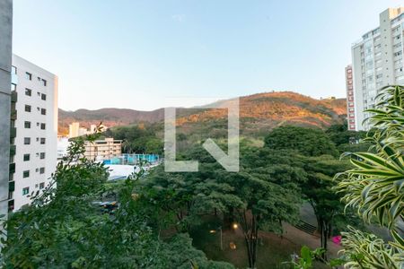 Vista de apartamento à venda com 4 quartos, 168m² em Sion, Belo Horizonte