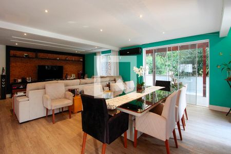 Sala de casa de condomínio para alugar com 4 quartos, 1700m² em Itanhangá, Rio de Janeiro