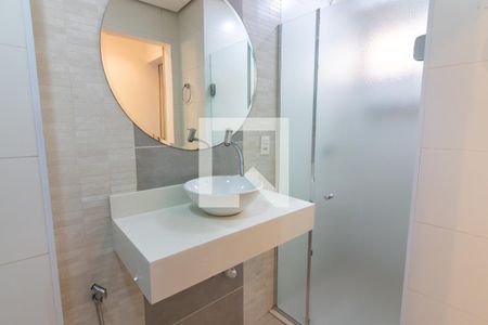 Banheiro de apartamento à venda com 1 quarto, 46m² em Santo Amaro, São Paulo