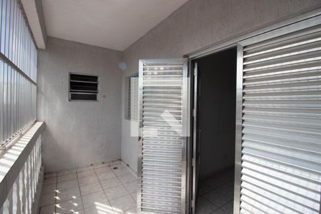 Varanda de casa para alugar com 3 quartos, 250m² em Vila Carmosina, São Paulo