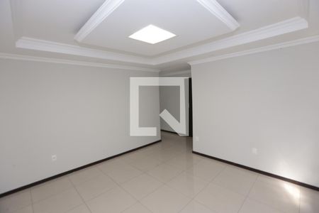 Sala de casa à venda com 4 quartos, 250m² em Milionários, Belo Horizonte