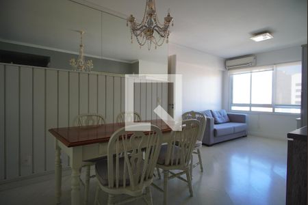 Sala  de apartamento para alugar com 2 quartos, 64m² em Rio Branco, Porto Alegre