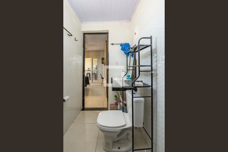 Banheiro de apartamento para alugar com 1 quarto, 40m² em Alto dos Pinheiros, Belo Horizonte