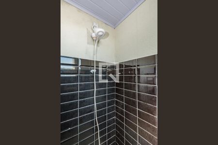 Banheiro de apartamento para alugar com 1 quarto, 40m² em Alto dos Pinheiros, Belo Horizonte