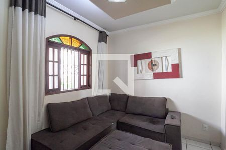 Sala de casa à venda com 3 quartos, 200m² em Jardim Guanabara, Belo Horizonte