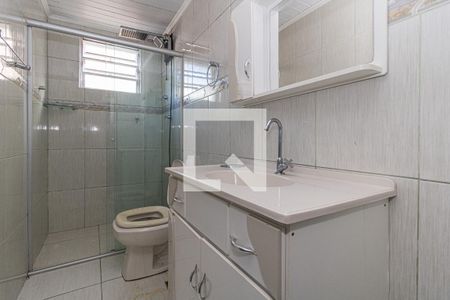 Banheiro de apartamento à venda com 1 quarto, 44m² em Vila Ipiranga, Porto Alegre
