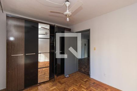 Quarto de apartamento à venda com 1 quarto, 44m² em Vila Ipiranga, Porto Alegre