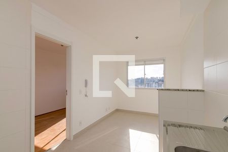 Sala/Cozinha de apartamento à venda com 1 quarto, 27m² em Jardim Mirante, São Paulo